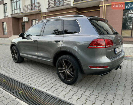 Серый Фольксваген Туарег, объемом двигателя 2.97 л и пробегом 261 тыс. км за 18000 $, фото 6 на Automoto.ua