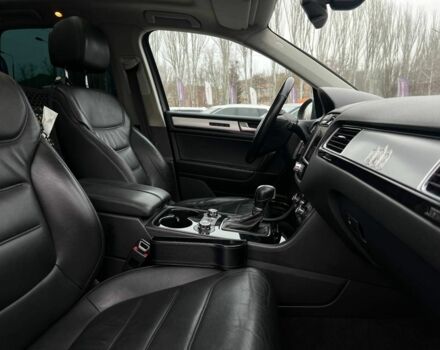 Серый Фольксваген Туарег, объемом двигателя 3 л и пробегом 223 тыс. км за 19500 $, фото 19 на Automoto.ua