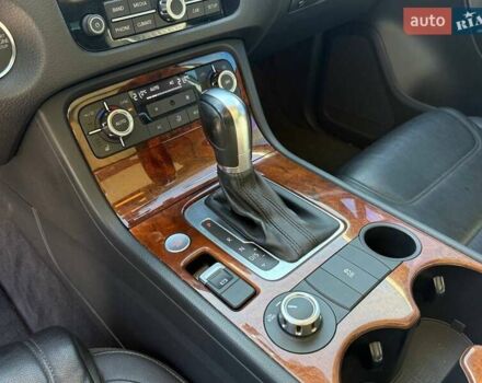 Фольксваген Туарег 2013 в Киеве на Automoto.ua Серый Фольксваген Туарег, объемом двигателя 2.97 л и пробегом 180 тыс. км за 19900 $, фото 17 на Automoto.ua