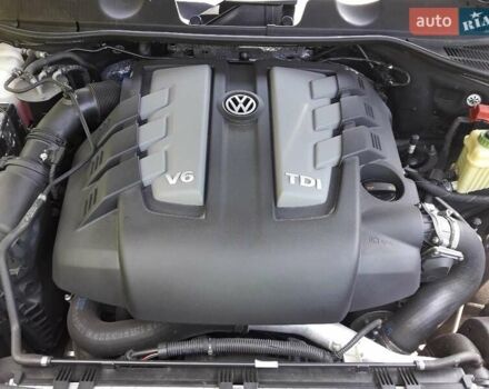 Сірий Фольксваген Туарег, об'ємом двигуна 3 л та пробігом 84 тис. км за 28331 $, фото 14 на Automoto.ua
