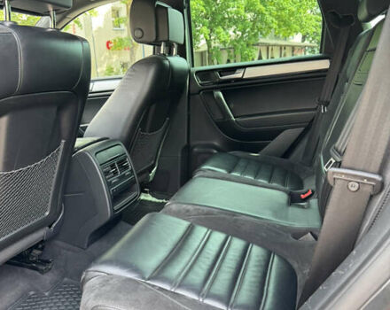 Сірий Фольксваген Туарег, об'ємом двигуна 2.97 л та пробігом 229 тис. км за 19800 $, фото 11 на Automoto.ua