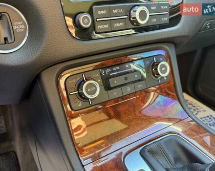 Фольксваген Туарег 2013 в Киеве на Automoto.ua Серый Фольксваген Туарег, объемом двигателя 2.97 л и пробегом 180 тыс. км за 19900 $, фото 16 на Automoto.ua