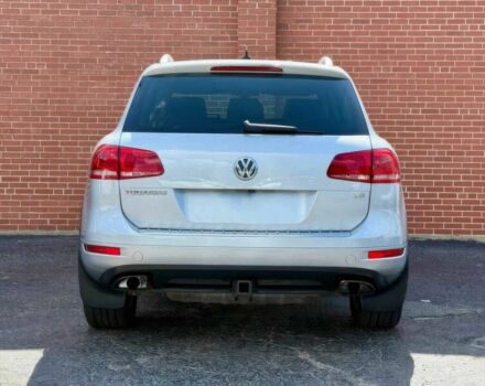 Серый Фольксваген Туарег, объемом двигателя 3.6 л и пробегом 86 тыс. км за 13000 $, фото 4 на Automoto.ua