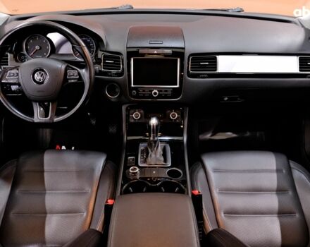 Серый Фольксваген Туарег, объемом двигателя 3 л и пробегом 219 тыс. км за 17900 $, фото 6 на Automoto.ua