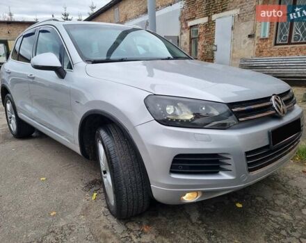 Фольксваген Туарег 2013 в Ровно на Automoto.ua Серый Фольксваген Туарег, объемом двигателя 3 л и пробегом 311 тыс. км за 20999 $, фото 26 на Automoto.ua