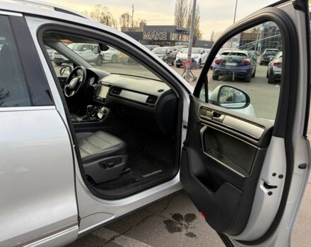 Серый Фольксваген Туарег, объемом двигателя 3.6 л и пробегом 278 тыс. км за 14200 $, фото 14 на Automoto.ua