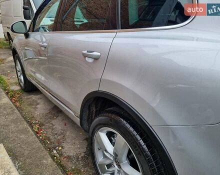 Фольксваген Туарег 2013 в Ровно на Automoto.ua Серый Фольксваген Туарег, объемом двигателя 3 л и пробегом 311 тыс. км за 20999 $, фото 7 на Automoto.ua