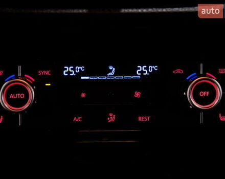 Серый Фольксваген Туарег, объемом двигателя 3 л и пробегом 219 тыс. км за 17900 $, фото 25 на Automoto.ua