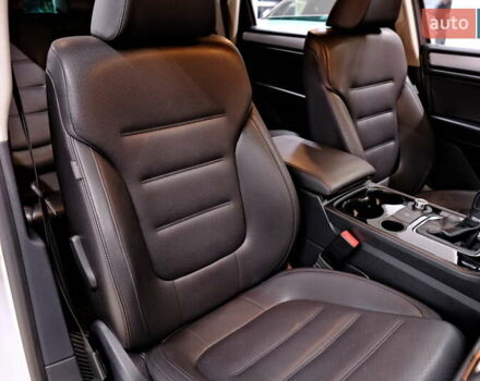 Серый Фольксваген Туарег, объемом двигателя 3 л и пробегом 219 тыс. км за 17900 $, фото 43 на Automoto.ua