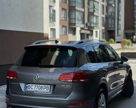 Серый Фольксваген Туарег, объемом двигателя 3 л и пробегом 262 тыс. км за 22000 $, фото 3 на Automoto.ua