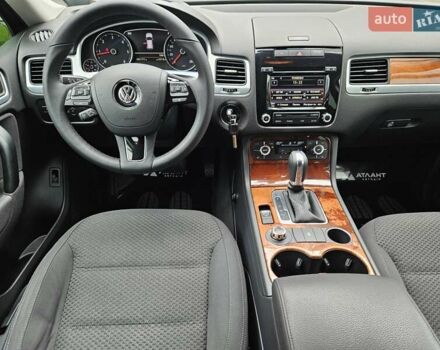 Сірий Фольксваген Туарег, об'ємом двигуна 2.97 л та пробігом 263 тис. км за 18790 $, фото 31 на Automoto.ua