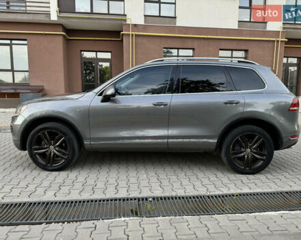 Серый Фольксваген Туарег, объемом двигателя 2.97 л и пробегом 261 тыс. км за 18000 $, фото 5 на Automoto.ua