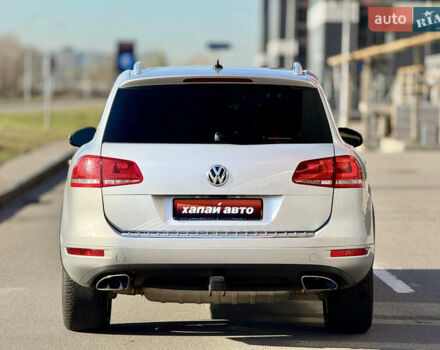 Серый Фольксваген Туарег, объемом двигателя 3 л и пробегом 222 тыс. км за 20800 $, фото 5 на Automoto.ua