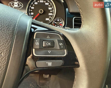 Сірий Фольксваген Туарег, об'ємом двигуна 2.97 л та пробігом 169 тис. км за 24900 $, фото 25 на Automoto.ua