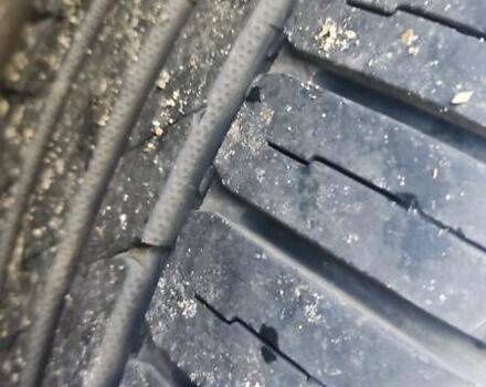 Серый Фольксваген Туарег, объемом двигателя 3 л и пробегом 319 тыс. км за 17500 $, фото 2 на Automoto.ua