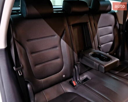 Серый Фольксваген Туарег, объемом двигателя 3 л и пробегом 219 тыс. км за 17900 $, фото 39 на Automoto.ua