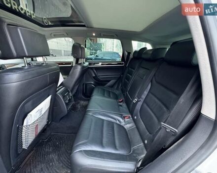 Фольксваген Туарег 2013 у Києві на Automoto.ua Сірий Фольксваген Туарег, об'ємом двигуна 2.97 л та пробігом 238 тис. км за 17000 $, фото 16 на Automoto.ua