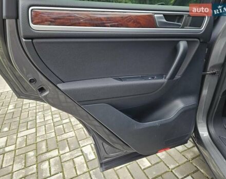 Сірий Фольксваген Туарег, об'ємом двигуна 2.97 л та пробігом 263 тис. км за 18790 $, фото 18 на Automoto.ua
