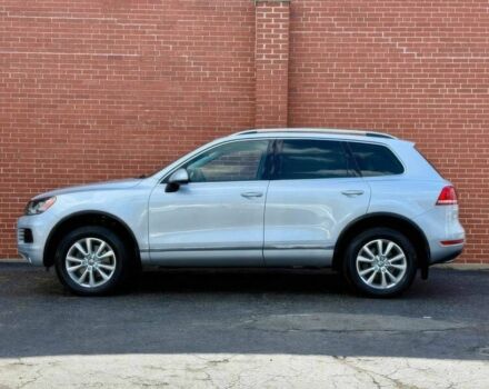 Серый Фольксваген Туарег, объемом двигателя 3.6 л и пробегом 86 тыс. км за 13000 $, фото 3 на Automoto.ua