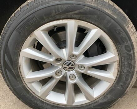 Серый Фольксваген Туарег, объемом двигателя 3 л и пробегом 263 тыс. км за 17000 $, фото 4 на Automoto.ua