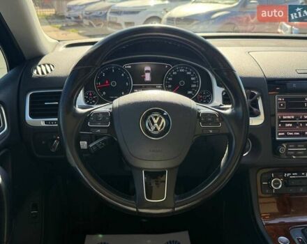 Фольксваген Туарег 2013 в Киеве на Automoto.ua Серый Фольксваген Туарег, объемом двигателя 2.97 л и пробегом 180 тыс. км за 19900 $, фото 13 на Automoto.ua