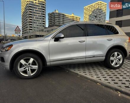 Фольксваген Туарег 2013 у Києві на Automoto.ua Сірий Фольксваген Туарег, об'ємом двигуна 2.97 л та пробігом 238 тис. км за 17000 $, фото 7 на Automoto.ua