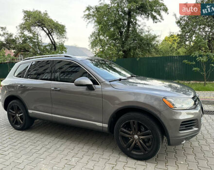 Серый Фольксваген Туарег, объемом двигателя 2.97 л и пробегом 261 тыс. км за 18000 $, фото 13 на Automoto.ua