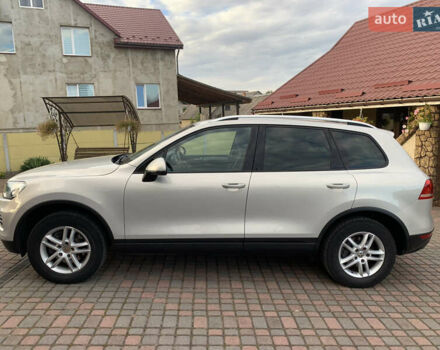 Серый Фольксваген Туарег, объемом двигателя 2.97 л и пробегом 300 тыс. км за 17200 $, фото 7 на Automoto.ua