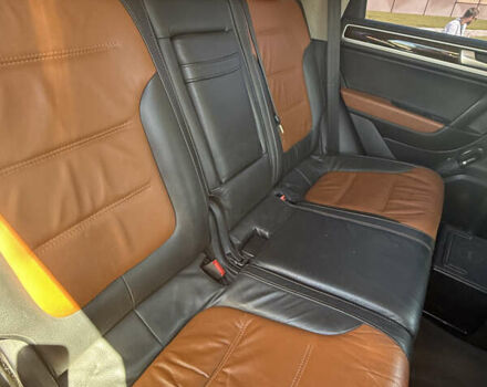 Серый Фольксваген Туарег, объемом двигателя 2.97 л и пробегом 330 тыс. км за 16500 $, фото 9 на Automoto.ua