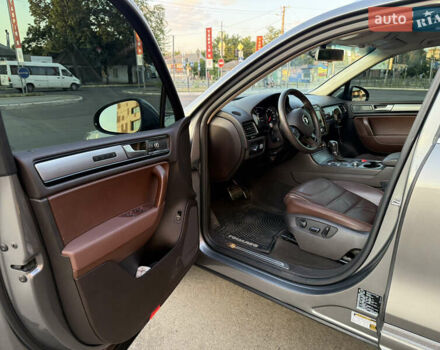 Сірий Фольксваген Туарег, об'ємом двигуна 2.97 л та пробігом 169 тис. км за 24900 $, фото 28 на Automoto.ua