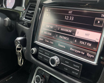 Серый Фольксваген Туарег, объемом двигателя 3 л и пробегом 331 тыс. км за 20000 $, фото 17 на Automoto.ua
