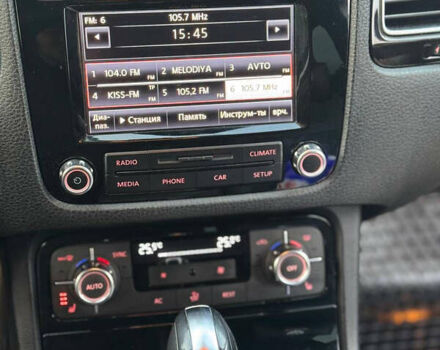 Сірий Фольксваген Туарег, об'ємом двигуна 3 л та пробігом 229 тис. км за 18100 $, фото 25 на Automoto.ua