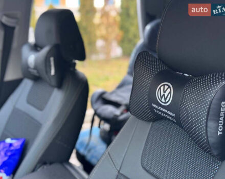 Сірий Фольксваген Туарег, об'ємом двигуна 3 л та пробігом 229 тис. км за 18100 $, фото 29 на Automoto.ua