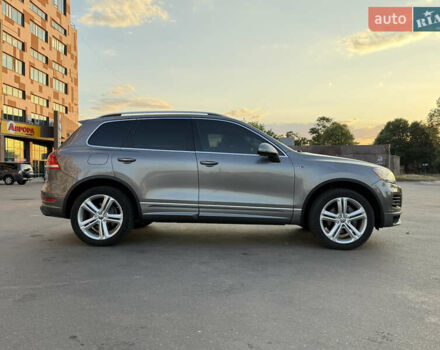 Сірий Фольксваген Туарег, об'ємом двигуна 2.97 л та пробігом 169 тис. км за 24900 $, фото 3 на Automoto.ua