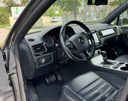 Сірий Фольксваген Туарег, об'ємом двигуна 2.97 л та пробігом 229 тис. км за 19800 $, фото 9 на Automoto.ua