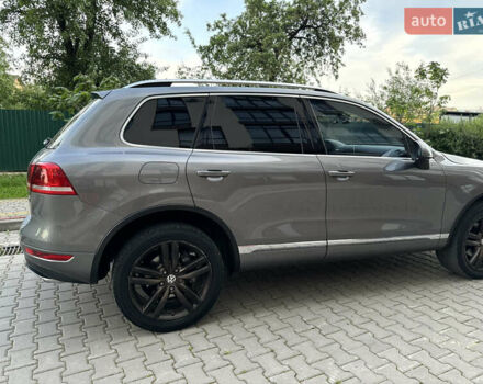 Серый Фольксваген Туарег, объемом двигателя 2.97 л и пробегом 261 тыс. км за 18000 $, фото 11 на Automoto.ua