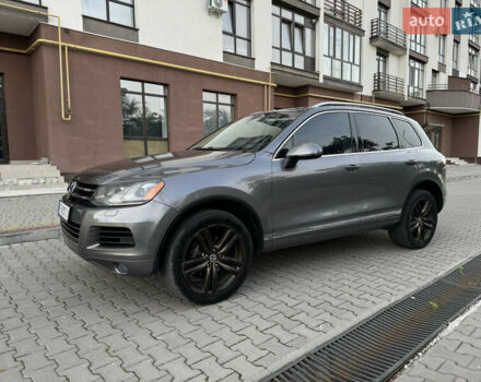 Серый Фольксваген Туарег, объемом двигателя 2.97 л и пробегом 261 тыс. км за 18000 $, фото 4 на Automoto.ua