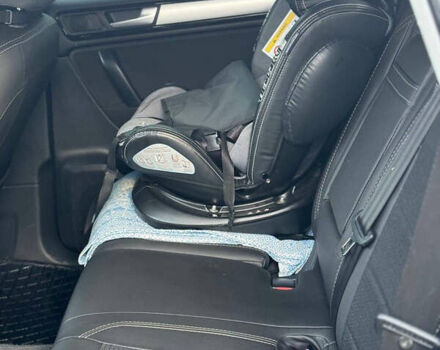 Сірий Фольксваген Туарег, об'ємом двигуна 3 л та пробігом 229 тис. км за 18100 $, фото 27 на Automoto.ua