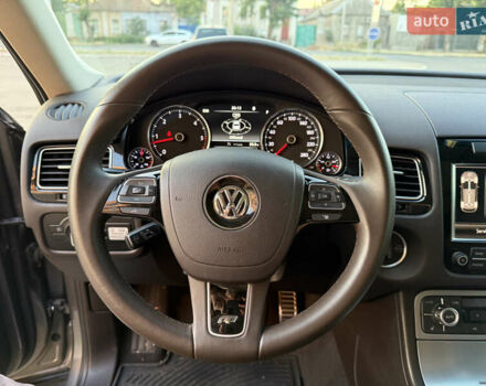 Сірий Фольксваген Туарег, об'ємом двигуна 2.97 л та пробігом 169 тис. км за 24900 $, фото 24 на Automoto.ua