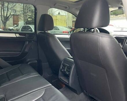 Сірий Фольксваген Туарег, об'ємом двигуна 3 л та пробігом 210 тис. км за 20700 $, фото 9 на Automoto.ua