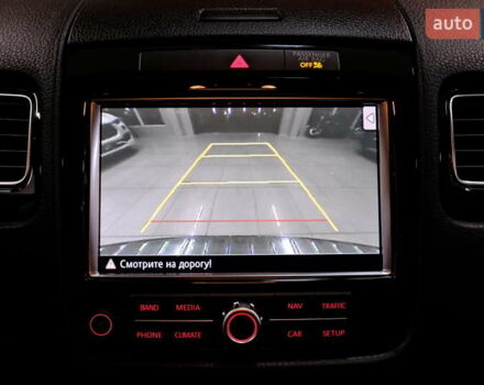 Серый Фольксваген Туарег, объемом двигателя 3 л и пробегом 219 тыс. км за 17900 $, фото 23 на Automoto.ua