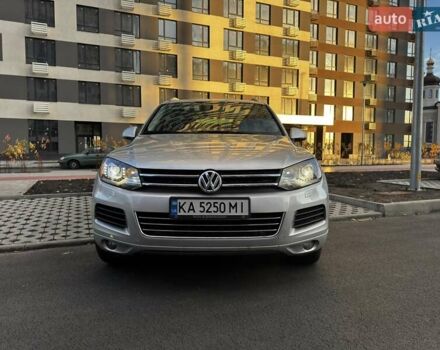 Фольксваген Туарег 2013 у Києві на Automoto.ua Сірий Фольксваген Туарег, об'ємом двигуна 2.97 л та пробігом 238 тис. км за 17000 $, фото 9 на Automoto.ua