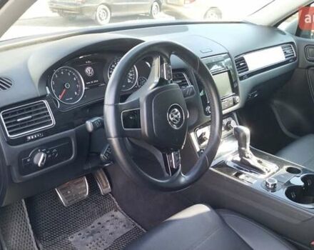 Серый Фольксваген Туарег, объемом двигателя 3.6 л и пробегом 54 тыс. км за 21000 $, фото 4 на Automoto.ua