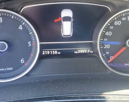 Серый Фольксваген Туарег, объемом двигателя 3 л и пробегом 319 тыс. км за 17500 $, фото 10 на Automoto.ua