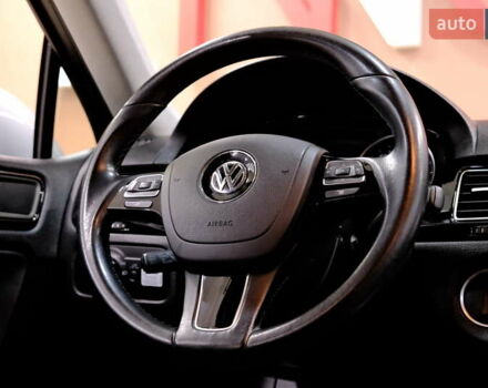 Серый Фольксваген Туарег, объемом двигателя 3 л и пробегом 219 тыс. км за 17900 $, фото 48 на Automoto.ua