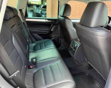 Серый Фольксваген Туарег, объемом двигателя 3.6 л и пробегом 86 тыс. км за 13000 $, фото 13 на Automoto.ua