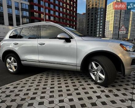 Фольксваген Туарег 2013 у Києві на Automoto.ua Сірий Фольксваген Туарег, об'ємом двигуна 2.97 л та пробігом 238 тис. км за 17000 $, фото 2 на Automoto.ua