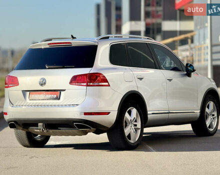Серый Фольксваген Туарег, объемом двигателя 3 л и пробегом 222 тыс. км за 20800 $, фото 4 на Automoto.ua