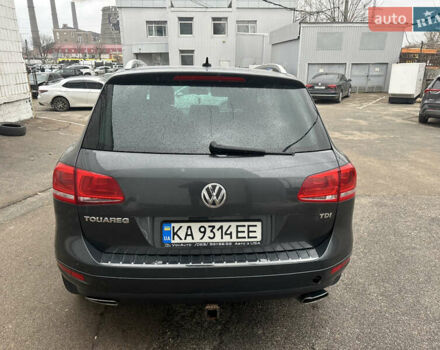 Серый Фольксваген Туарег, объемом двигателя 3 л и пробегом 222 тыс. км за 16500 $, фото 5 на Automoto.ua