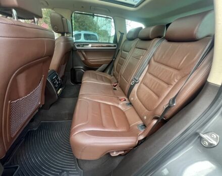 Серый Фольксваген Туарег, объемом двигателя 3 л и пробегом 309 тыс. км за 16599 $, фото 16 на Automoto.ua